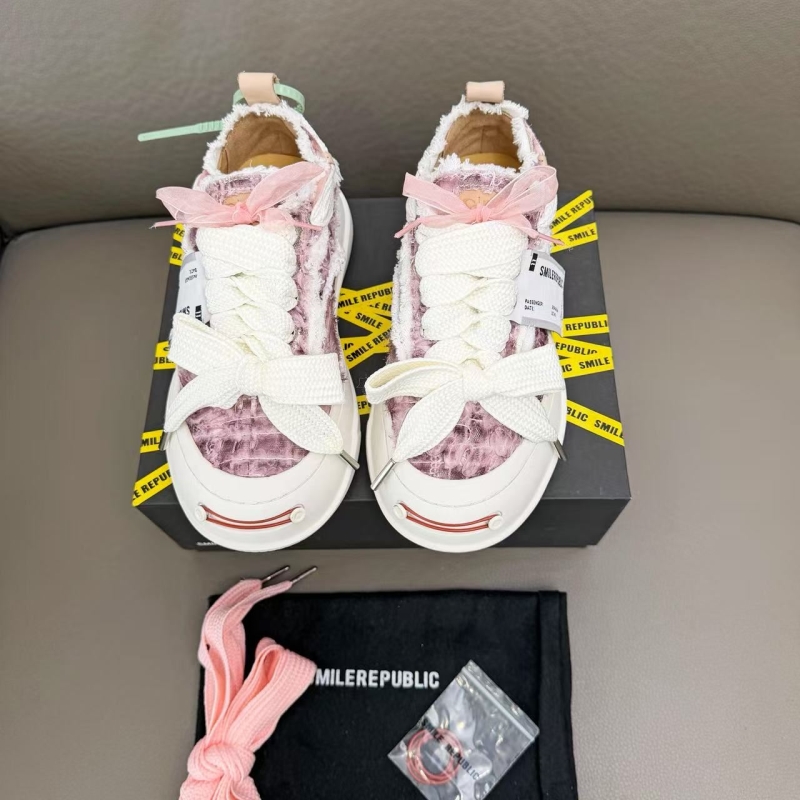 Smilerepublic Canvas Shoes